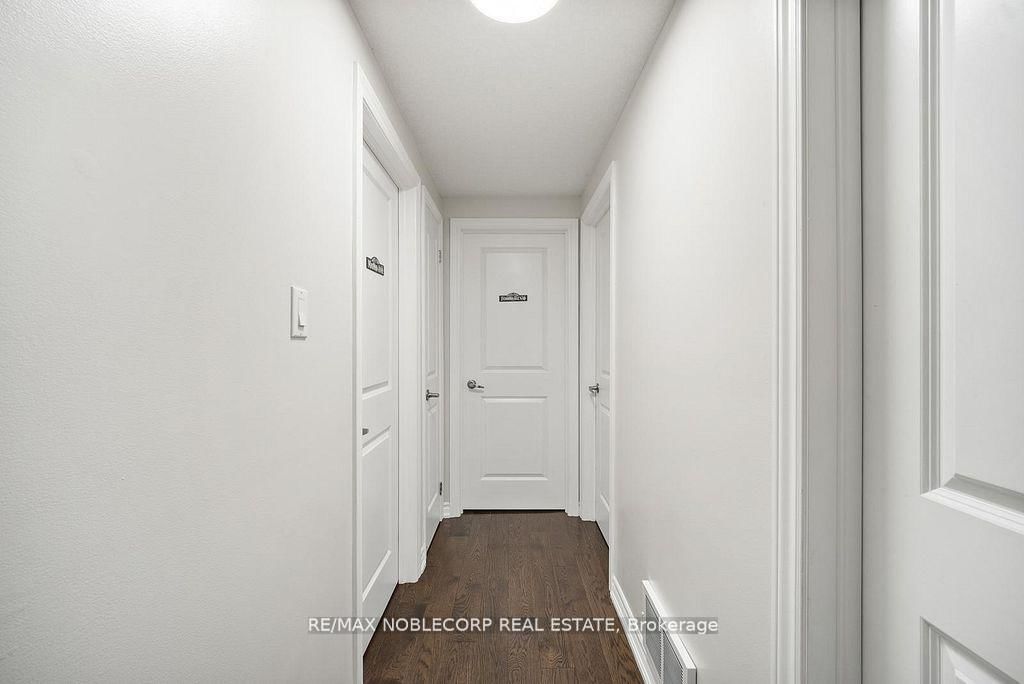 Detached House for sale at 42 Mitchell Avenue, New Tecumseth, Ontario, L9R 1C2 - Alliston - MLS: N12878562