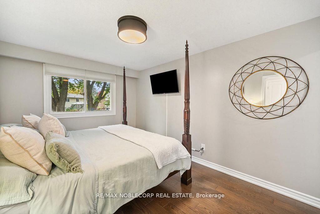 Detached House for sale at 42 Mitchell Avenue, New Tecumseth, Ontario, L9R 1C2 - Alliston - MLS: N12878562