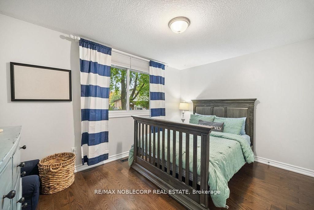 Detached House for sale at 42 Mitchell Avenue, New Tecumseth, Ontario, L9R 1C2 - Alliston - MLS: N12878562