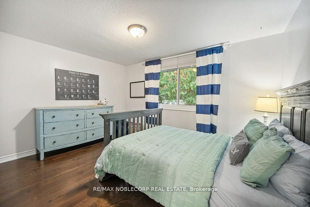 Detached House for sale at 42 Mitchell Avenue, New Tecumseth, Ontario, L9R 1C2 - Alliston - MLS: N12878562