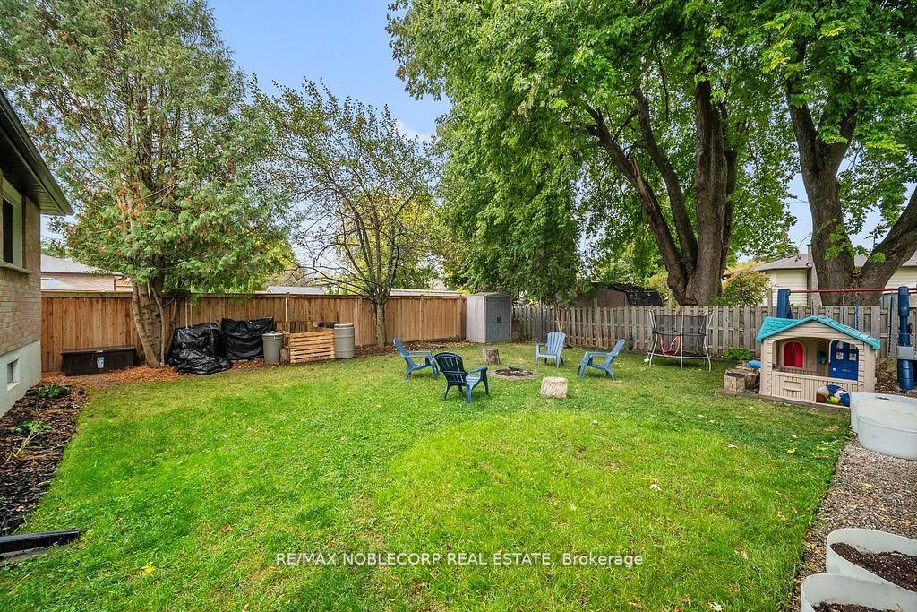 Detached House for sale at 42 Mitchell Avenue, New Tecumseth, Ontario, L9R 1C2 - Alliston - MLS: N12878562