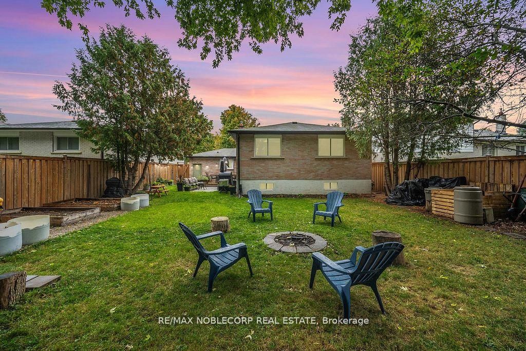 Detached House for sale at 42 Mitchell Avenue, New Tecumseth, Ontario, L9R 1C2 - Alliston - MLS: N12878562