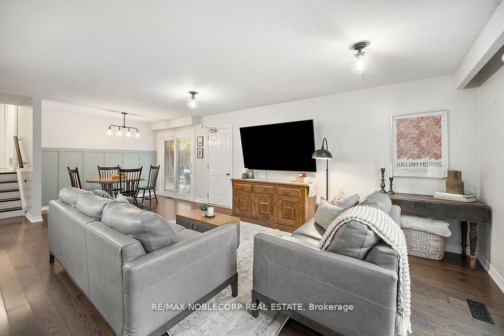 Detached House for sale at 42 Mitchell Avenue, New Tecumseth, Ontario, L9R 1C2 - Alliston - MLS: N12878562