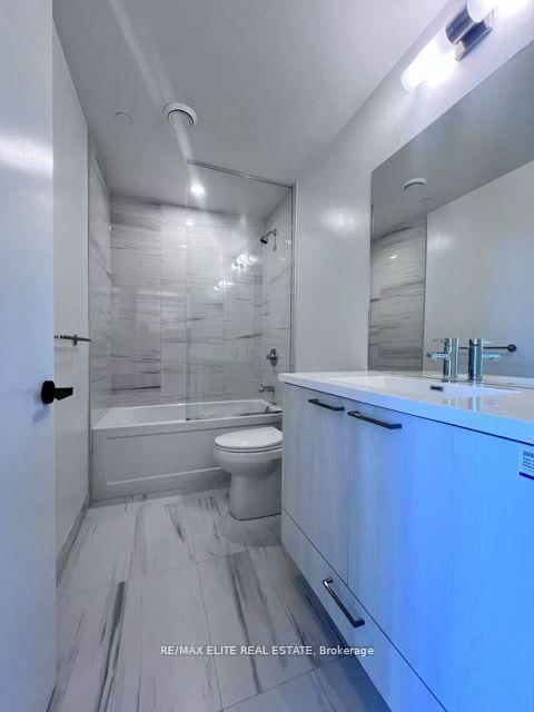 1705 - 225 Commerce St, Vaughan, L4K 5Z7 | Image 3