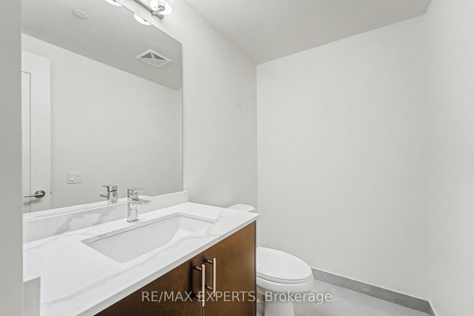 8960 Jane Street • #421 • Vaughan, ON photo 15