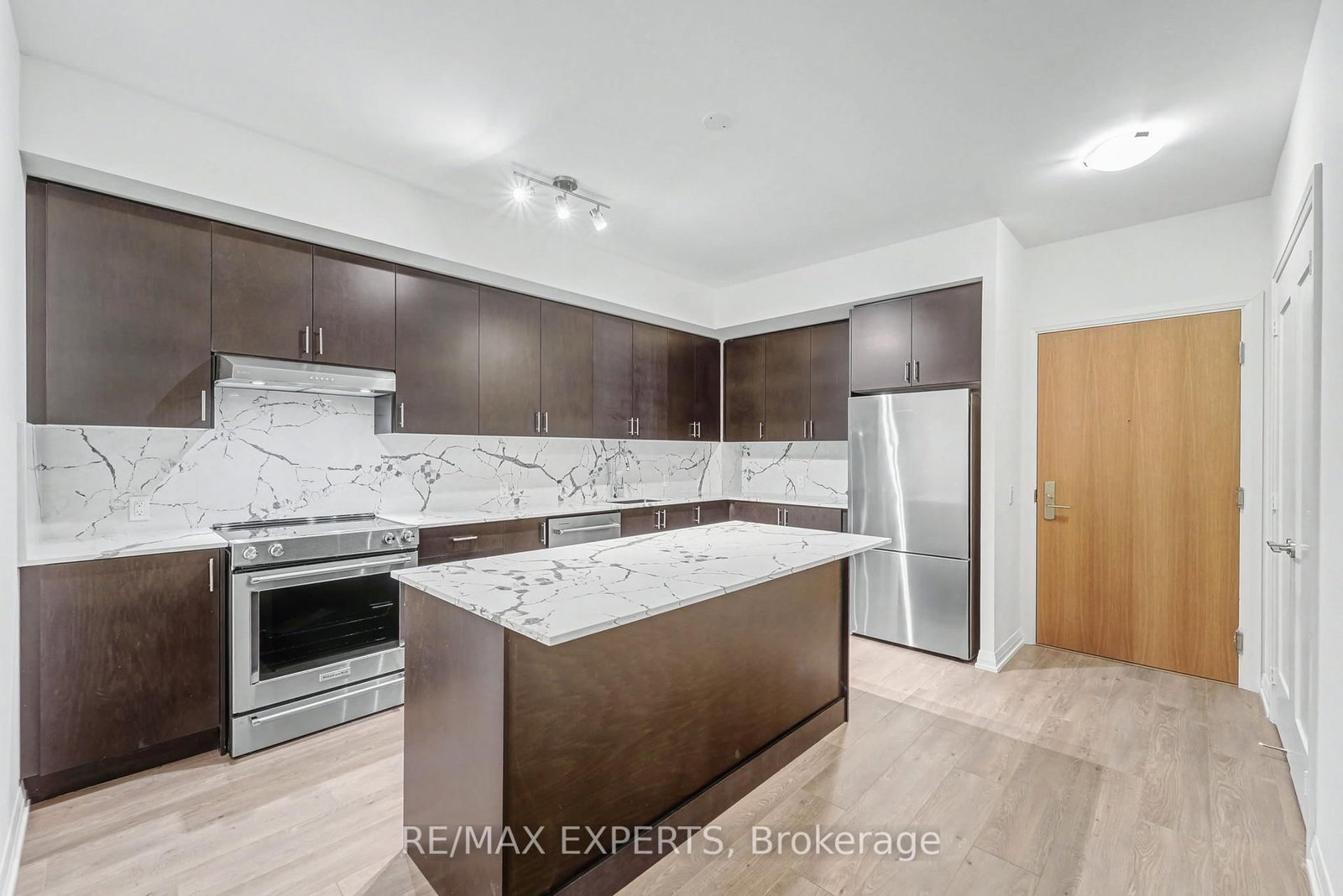 8960 Jane Street • #421 • Vaughan, ON photo 16