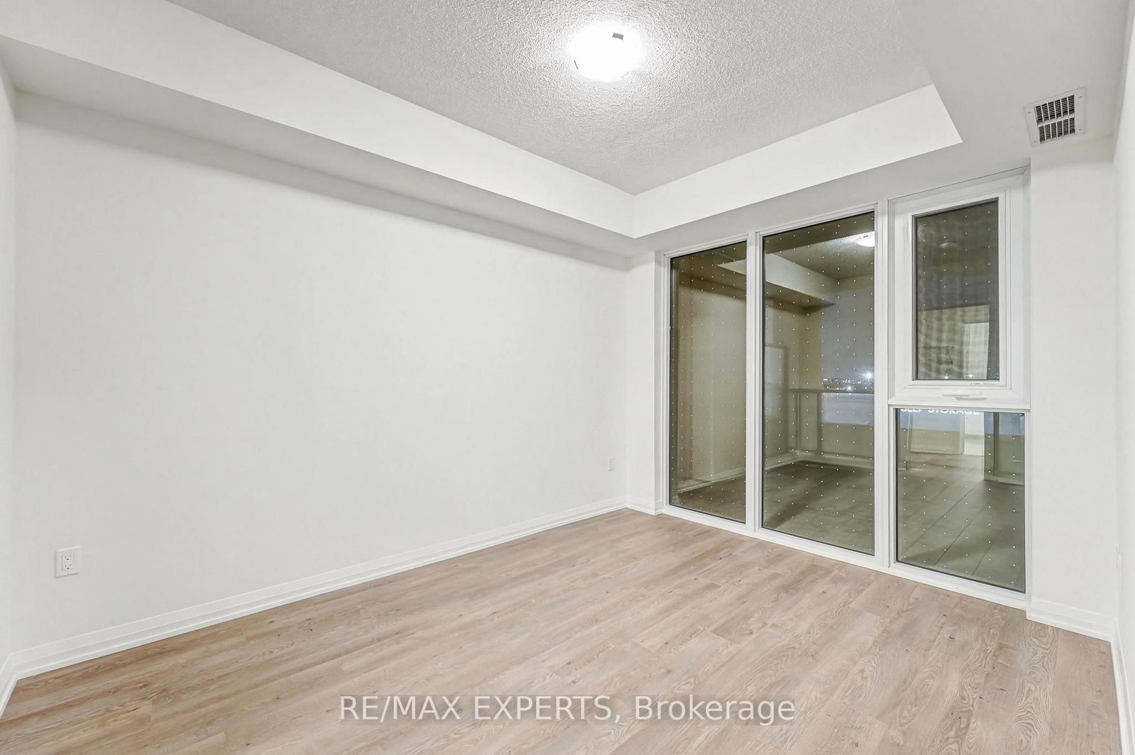8960 Jane Street • #421 • Vaughan, ON photo 20