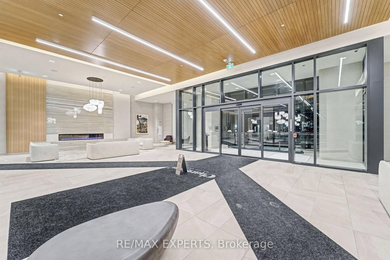 8960 Jane Street • #421 • Vaughan, ON photo 3