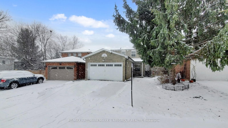 13 Don Head Village Blvd, Richmond Hill, L4C 7M3 | Image 2