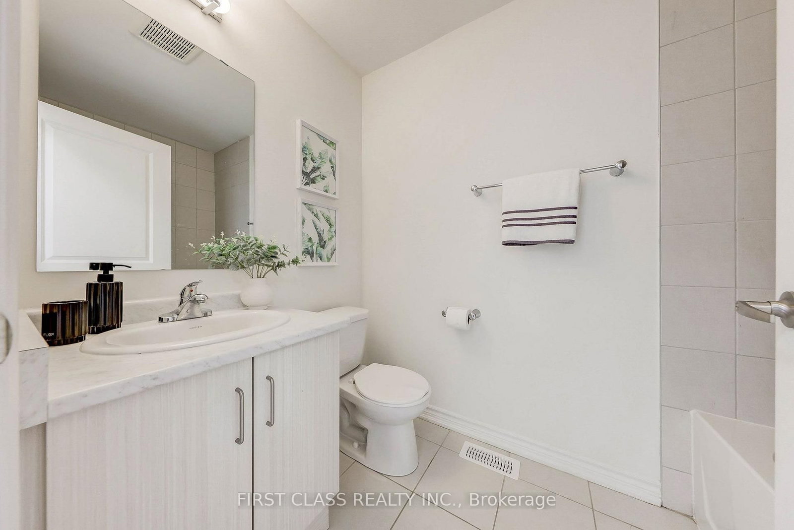 Townhouse for sale at 22 Massachusetts Lane, Markham, Ontario, L6E 0V6 - Wismer - MLS: N12879006