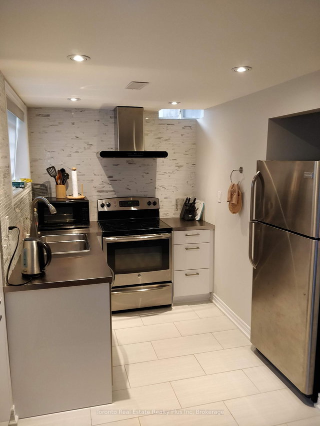 21 Delphinium Avenue