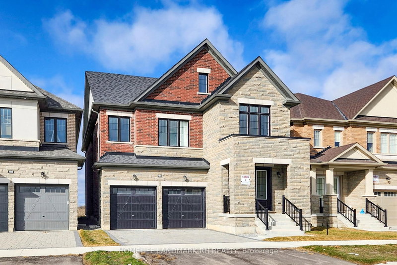 186 Leslie Richards St, Markham, L6C 3N3 | Image 2