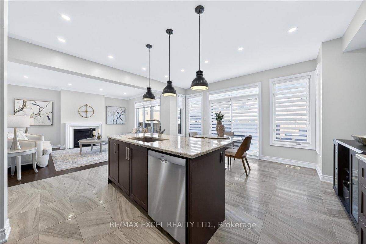 Detached House for sale at 10 Deer Pass Road, East Gwillimbury, Ontario, L9N 0L6 - Sharon - MLS: N12879316