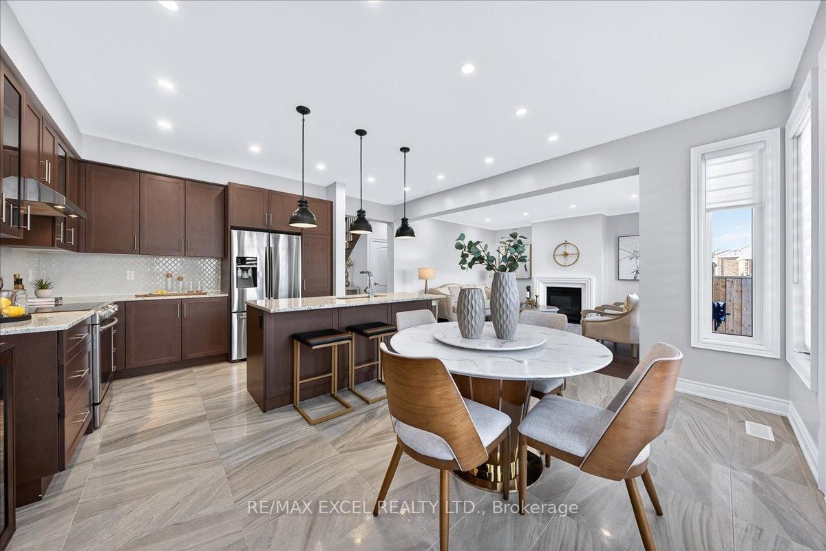 Detached House for sale at 10 Deer Pass Road, East Gwillimbury, Ontario, L9N 0L6 - Sharon - MLS: N12879316