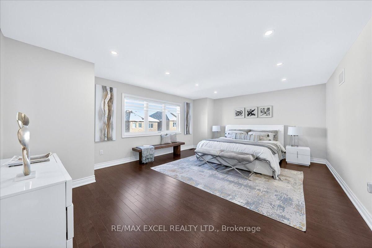 Detached House for sale at 10 Deer Pass Road, East Gwillimbury, Ontario, L9N 0L6 - Sharon - MLS: N12879316