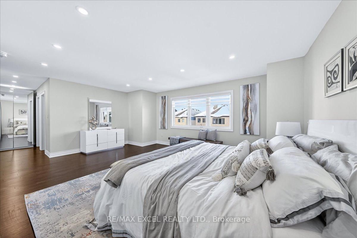 Detached House for sale at 10 Deer Pass Road, East Gwillimbury, Ontario, L9N 0L6 - Sharon - MLS: N12879316