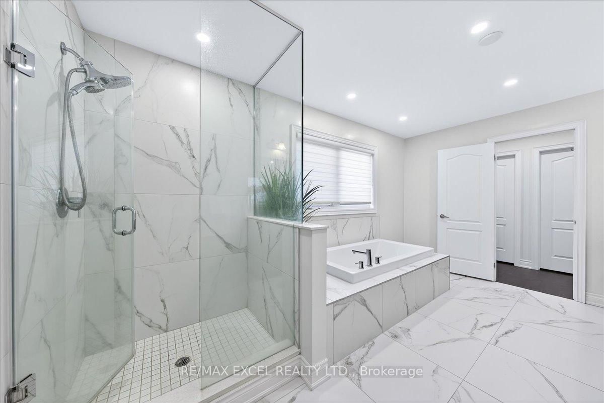 Detached House for sale at 10 Deer Pass Road, East Gwillimbury, Ontario, L9N 0L6 - Sharon - MLS: N12879316