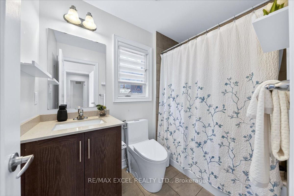 Detached House for sale at 10 Deer Pass Road, East Gwillimbury, Ontario, L9N 0L6 - Sharon - MLS: N12879316