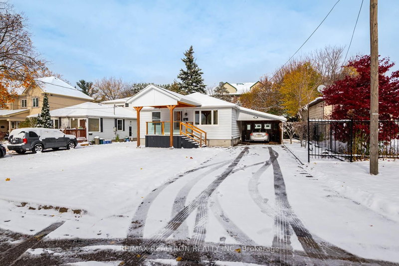 245 Elmwood Ave, Richmond Hill, L4C 1L3 | Image 3