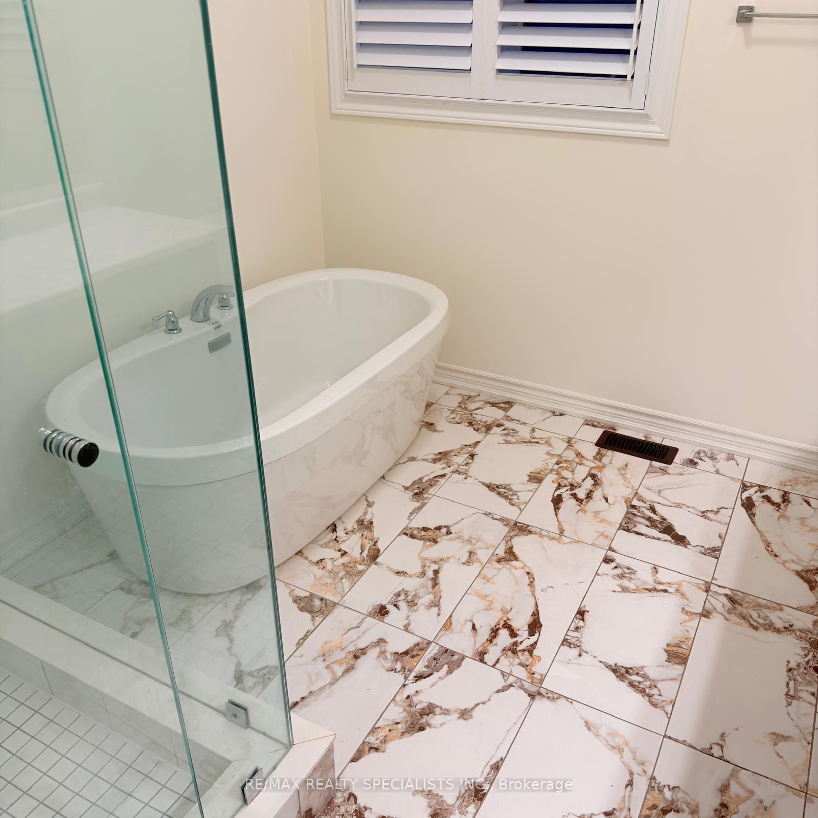 24 Ahchie Court N - Photo 15