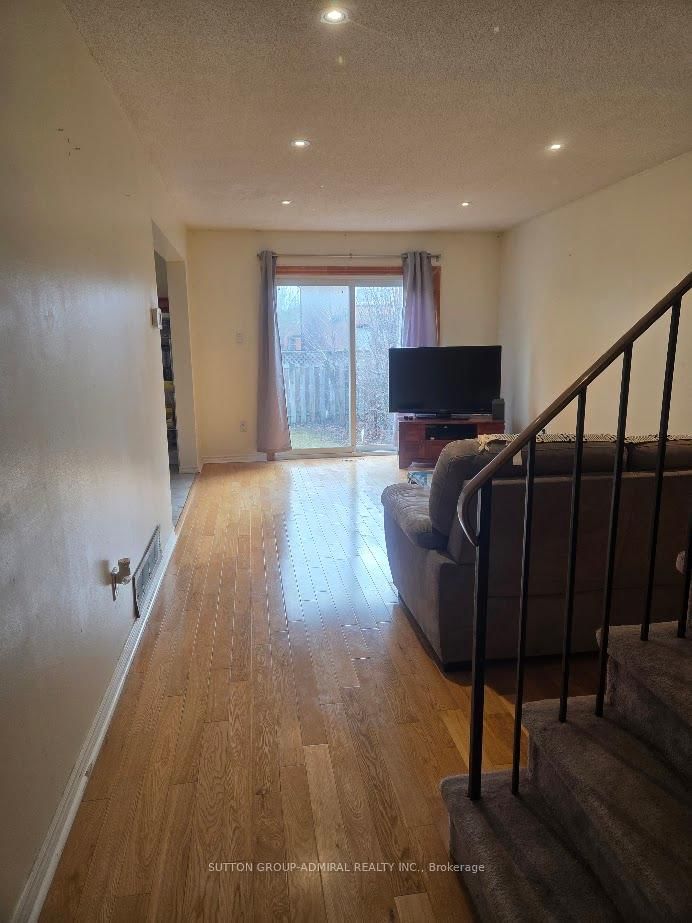 112 Patrice Cres, Vaughan, L4J 4Z4 | Image 3