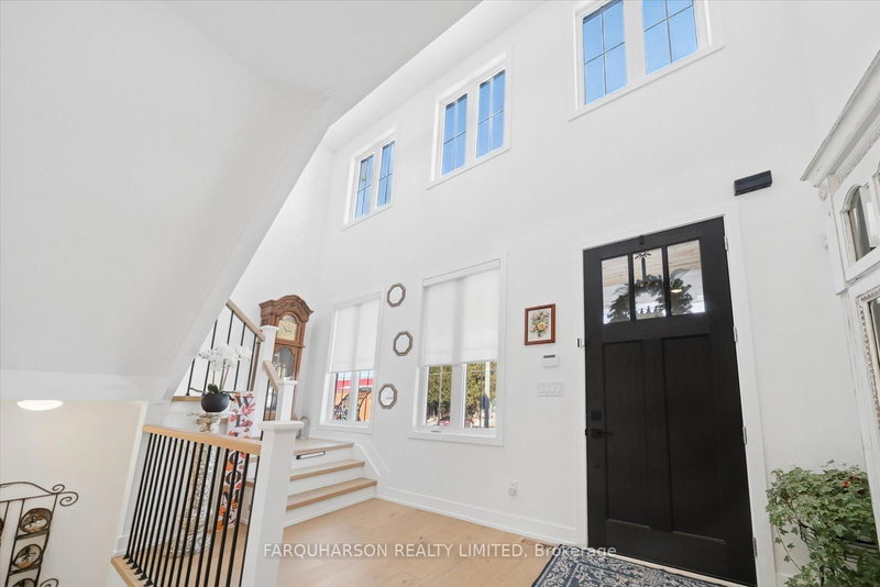 18 Victoria Dr, Uxbridge, L9P 1G8 | Image 2