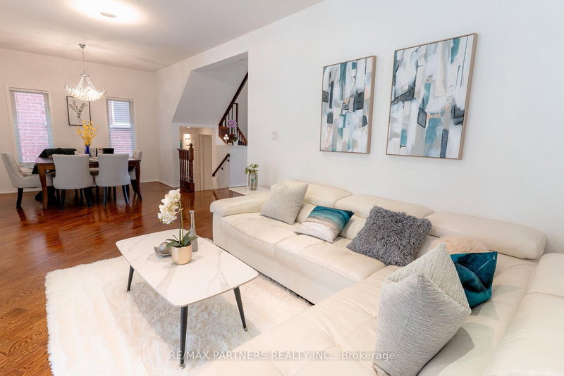 79 Carnoustie Cres, Richmond Hill, L4E 0A1 | Image 2