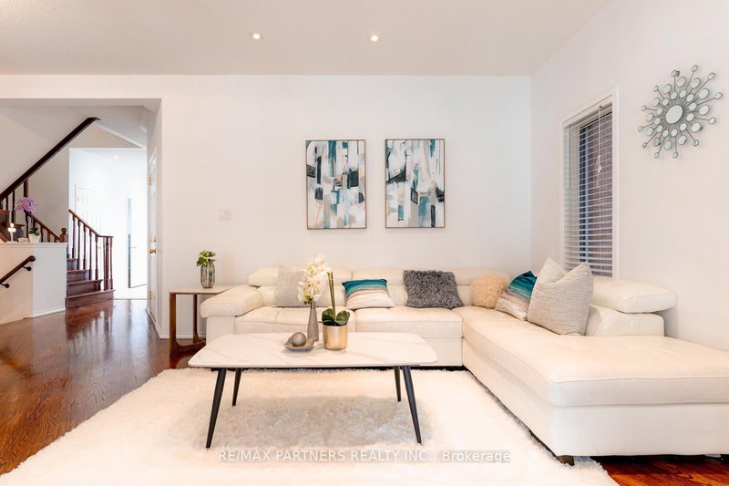 79 Carnoustie Cres, Richmond Hill, L4E 0A1 | Image 3