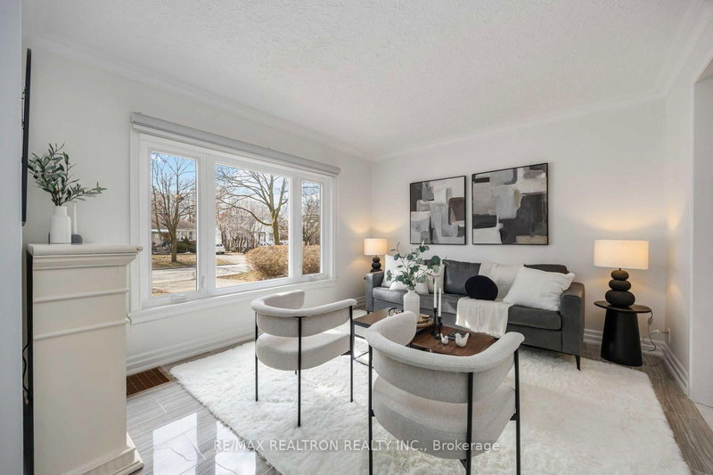 40 Highland Park Blvd, Markham, L3T 1B3 | Image 3