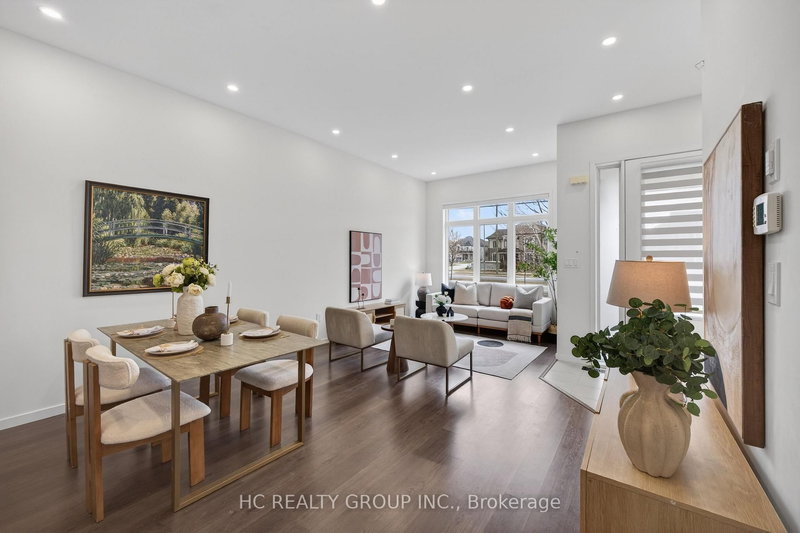 1240 Wellington St E, Aurora, L4G 2C9 | Image 3