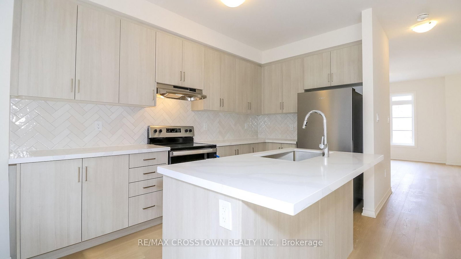 Townhouse for sale at (Unit 7)-1225 Corm Street, Innisfil, Ontario, L9S 4T9 - Alcona - MLS: N12880936