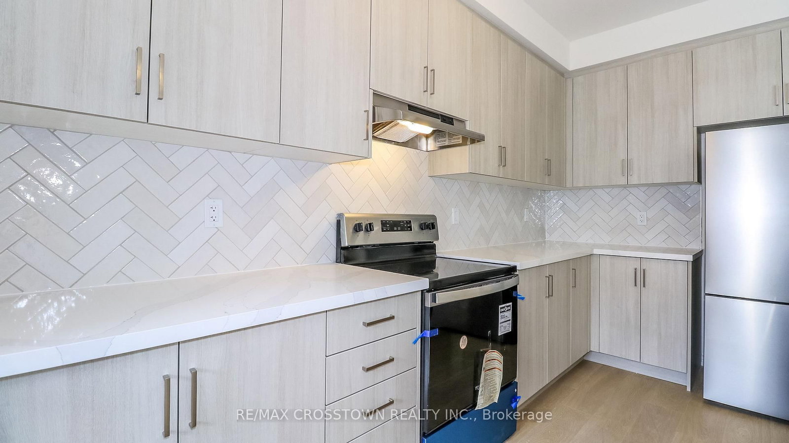 Townhouse for sale at (Unit 7)-1225 Corm Street, Innisfil, Ontario, L9S 4T9 - Alcona - MLS: N12880936