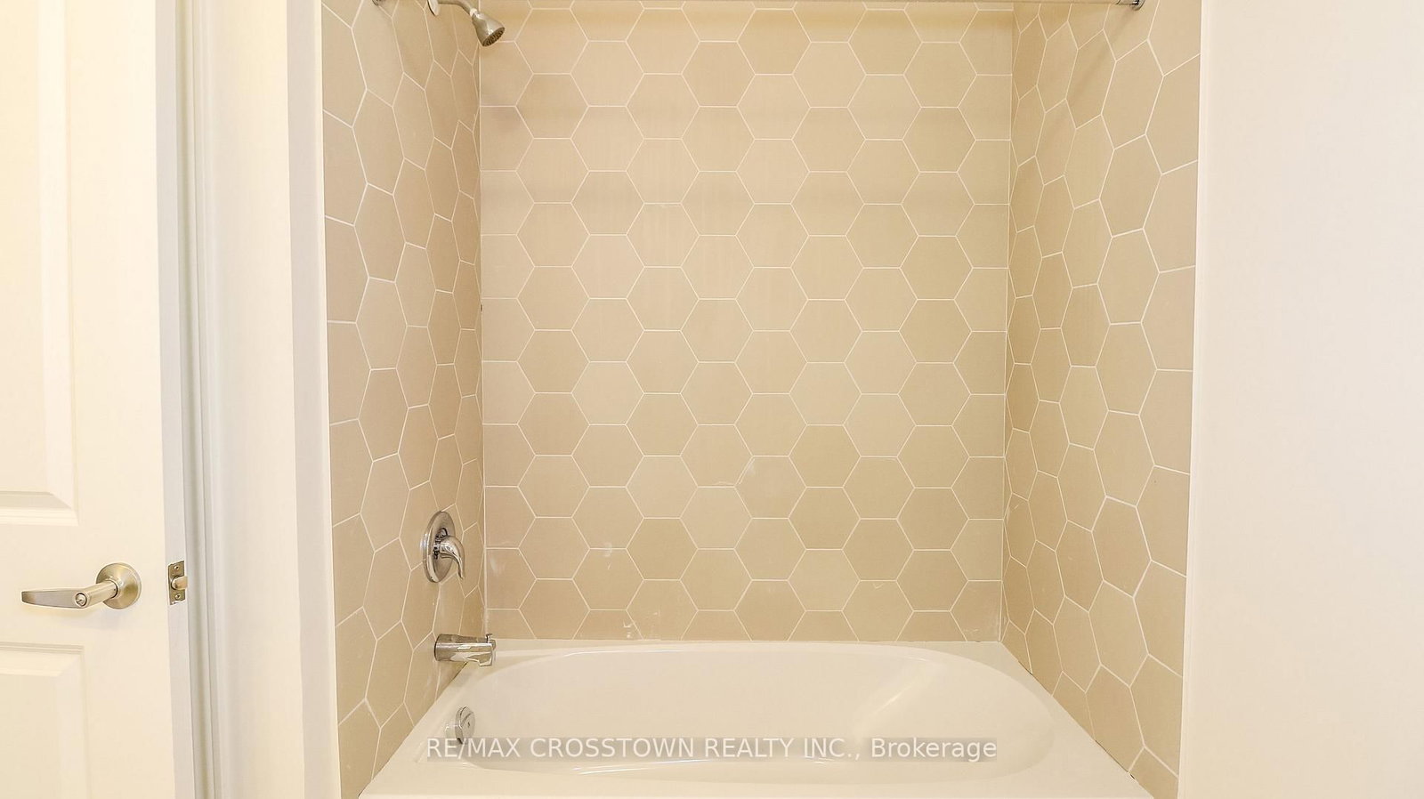 Townhouse for sale at (Unit 7)-1225 Corm Street, Innisfil, Ontario, L9S 4T9 - Alcona - MLS: N12880936