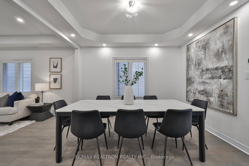 33 Ravel Dr, Vaughan, L4J 8Z2 | Image 3