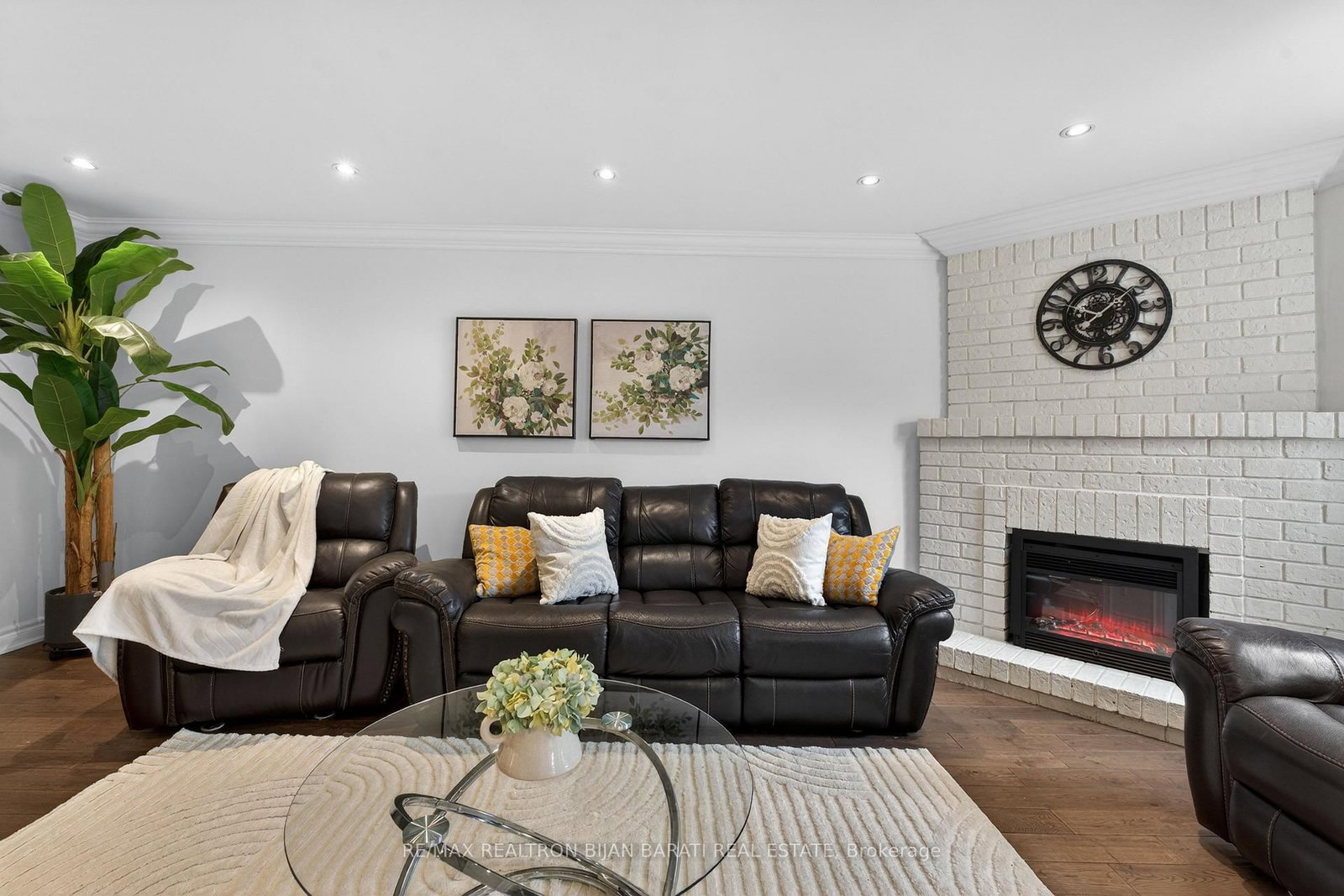 Detached House for sale at 92 Weldrick Road, Richmond Hill, Ontario, L4C 8T7 - Harding - MLS: N12881346