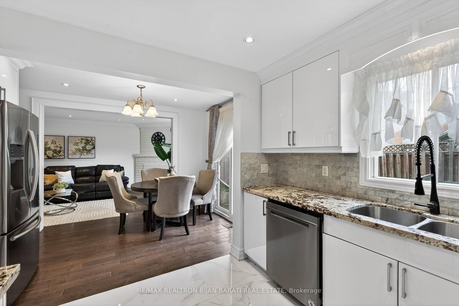 Detached House for sale at 92 Weldrick Road, Richmond Hill, Ontario, L4C 8T7 - Harding - MLS: N12881346