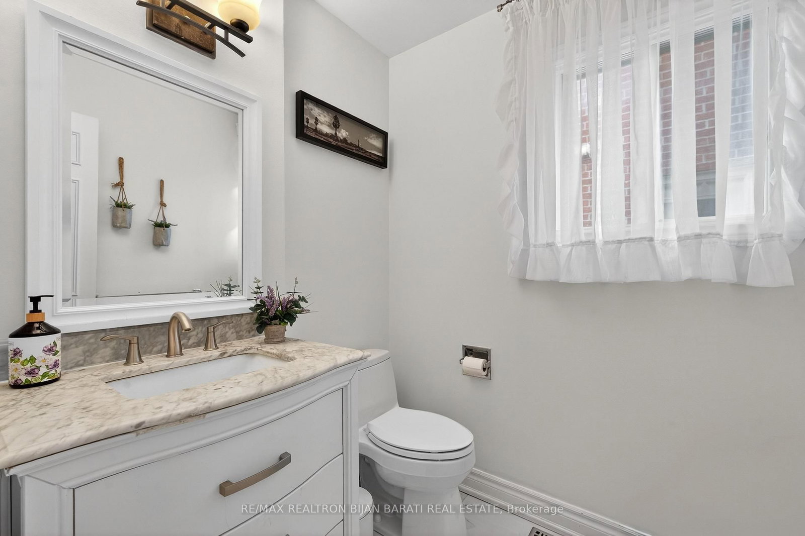 Detached House for sale at 92 Weldrick Road, Richmond Hill, Ontario, L4C 8T7 - Harding - MLS: N12881346