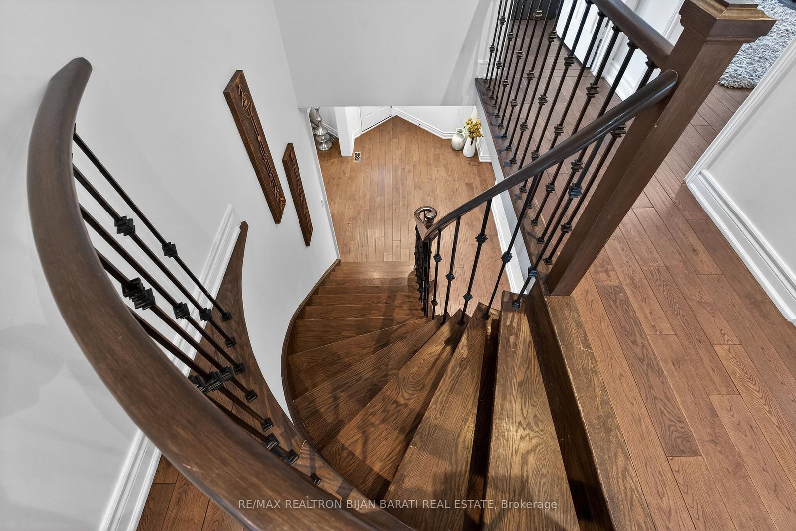 Detached House for sale at 92 Weldrick Road, Richmond Hill, Ontario, L4C 8T7 - Harding - MLS: N12881346