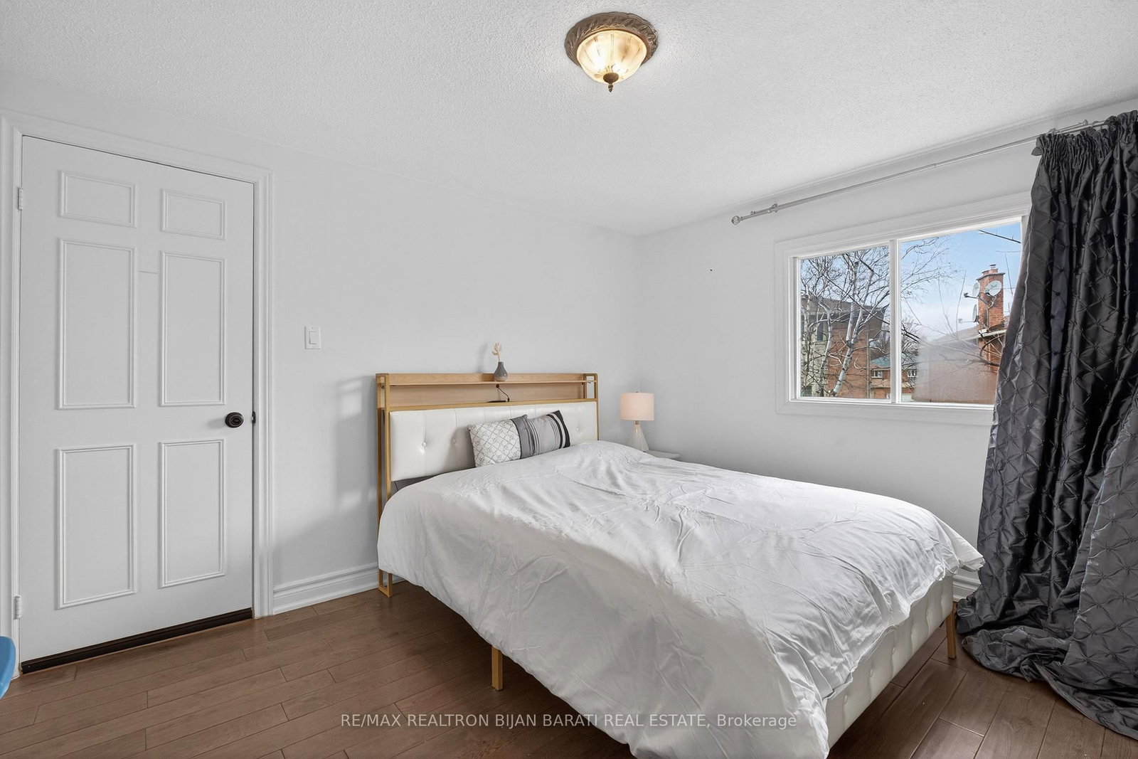 Detached House for sale at 92 Weldrick Road, Richmond Hill, Ontario, L4C 8T7 - Harding - MLS: N12881346