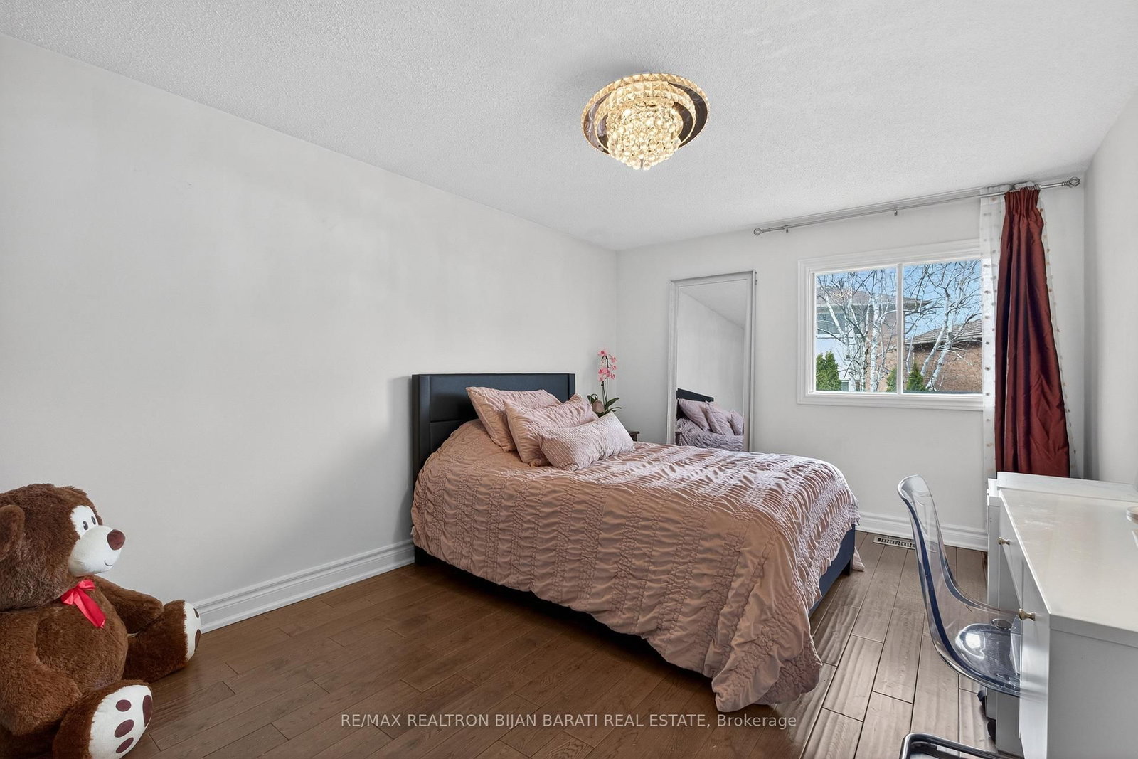 Detached House for sale at 92 Weldrick Road, Richmond Hill, Ontario, L4C 8T7 - Harding - MLS: N12881346