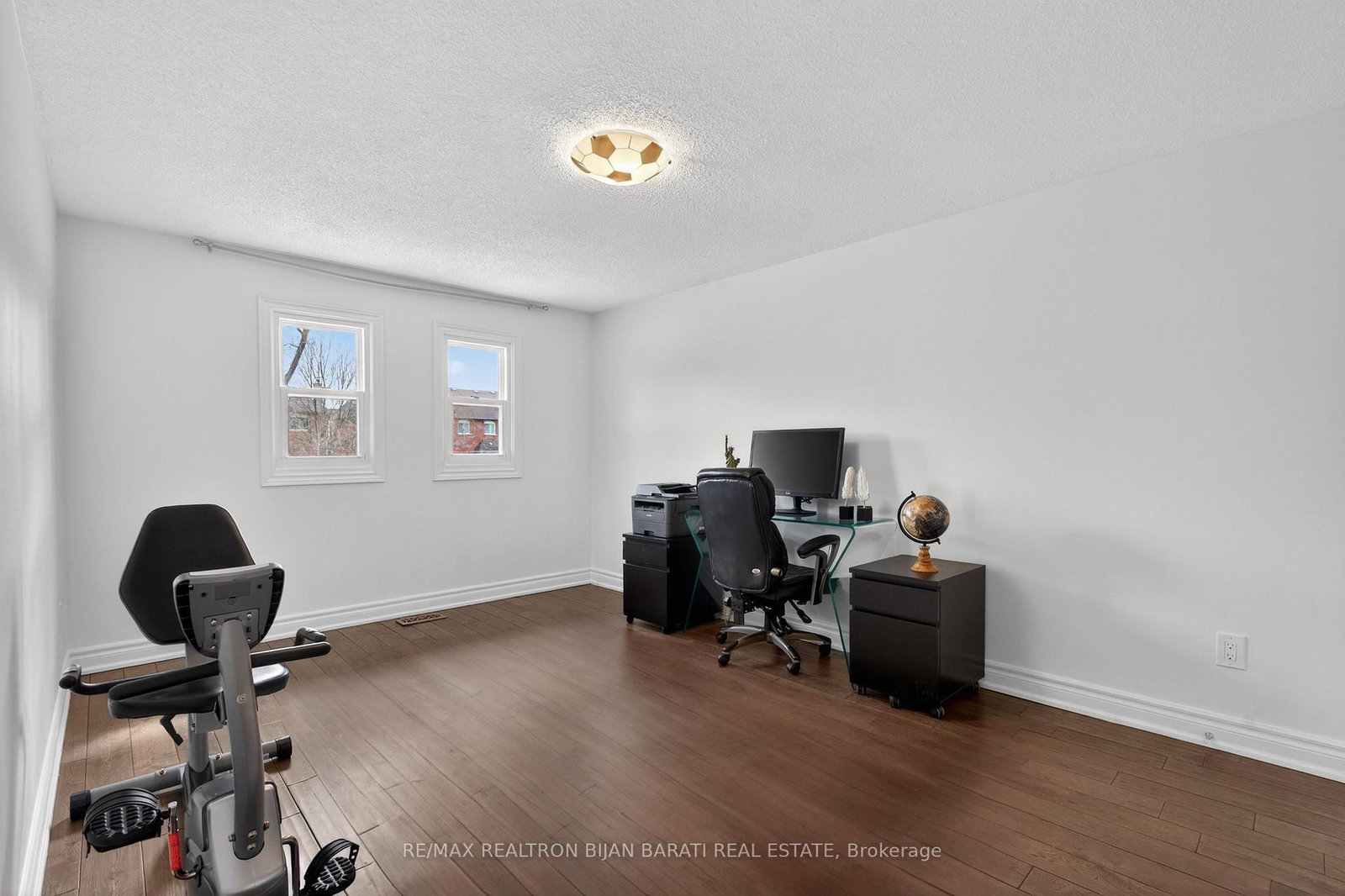 Detached House for sale at 92 Weldrick Road, Richmond Hill, Ontario, L4C 8T7 - Harding - MLS: N12881346