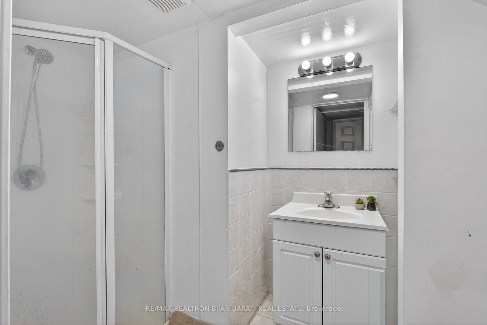 Detached House for sale at 92 Weldrick Road, Richmond Hill, Ontario, L4C 8T7 - Harding - MLS: N12881346