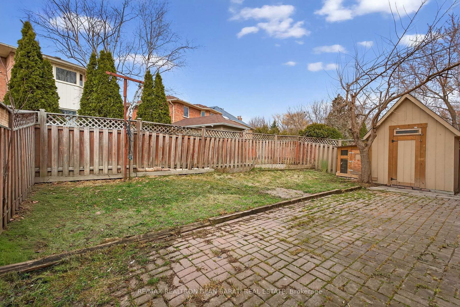 Detached House for sale at 92 Weldrick Road, Richmond Hill, Ontario, L4C 8T7 - Harding - MLS: N12881346