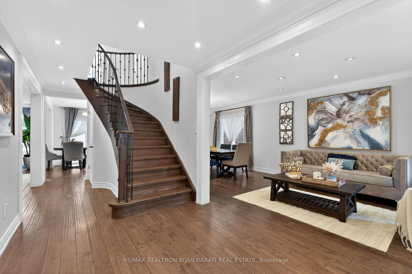 Detached House for sale at 92 Weldrick Road, Richmond Hill, Ontario, L4C 8T7 - Harding - MLS: N12881346