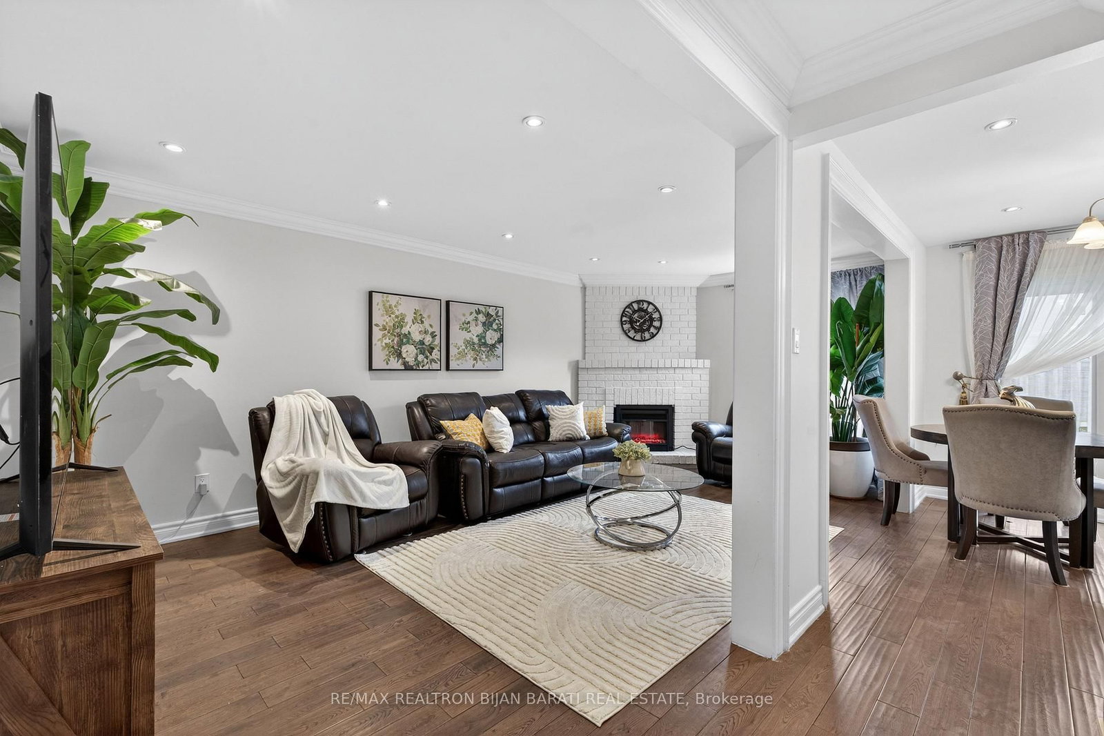 Detached House for sale at 92 Weldrick Road, Richmond Hill, Ontario, L4C 8T7 - Harding - MLS: N12881346