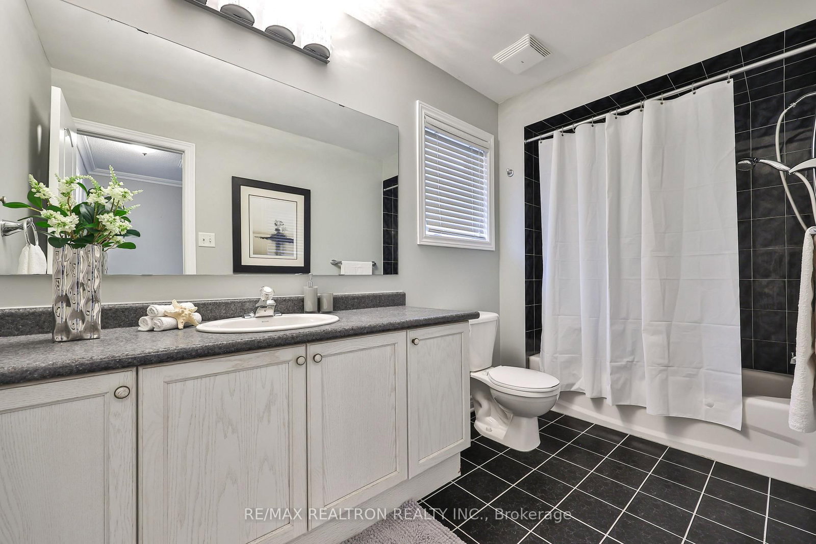 Detached House for sale at 14 Daphnia Drive, Vaughan, Ontario, L4J 8X1 - Patterson - MLS: N12881380