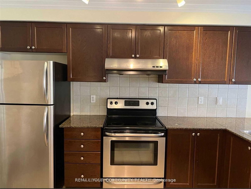 119 Amulet Cres, Richmond Hill, L4S 2V9 | Image 3