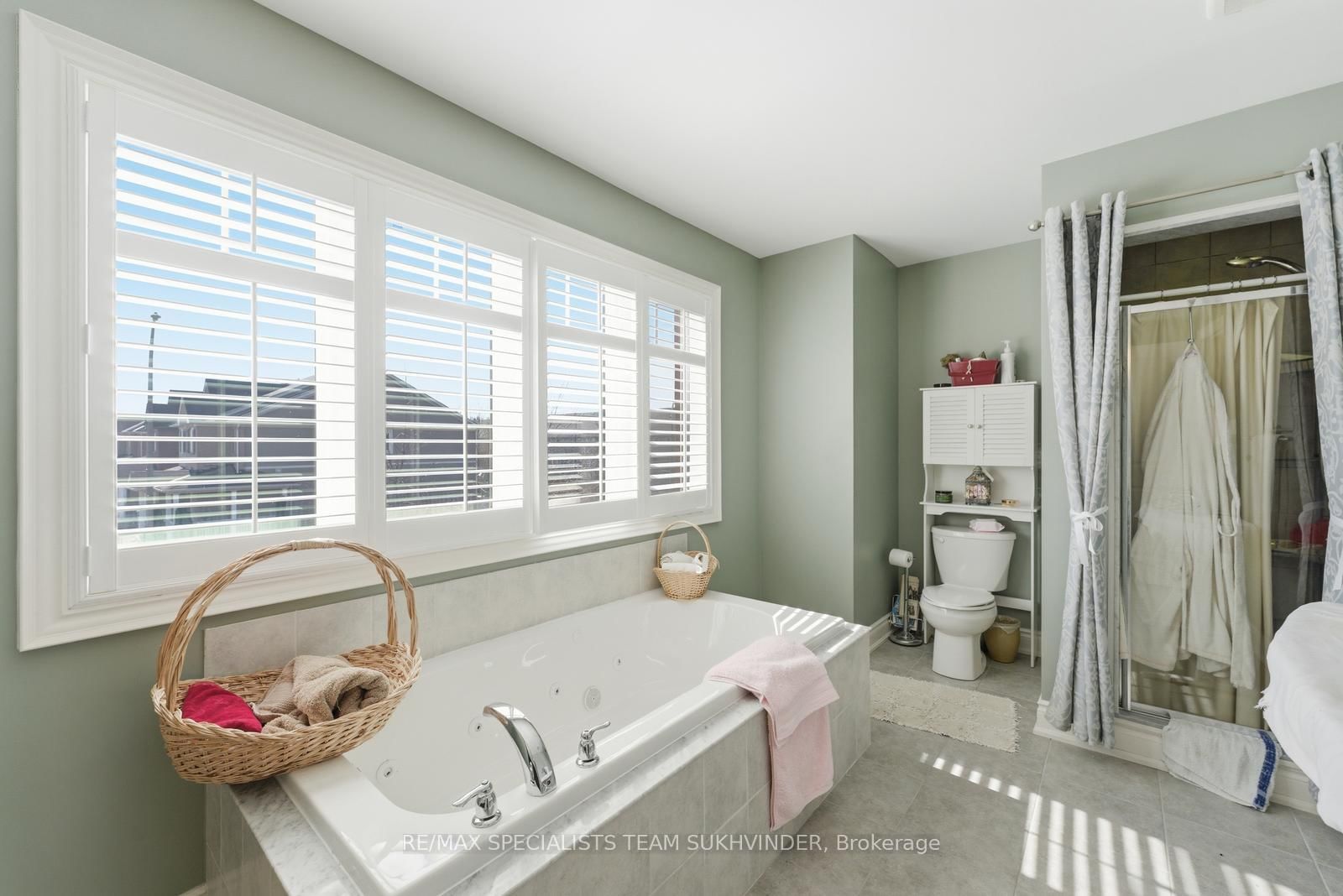 Detached House for sale at 106 Falkner Road, New Tecumseth, Ontario, L9R 0C1 - Alliston - MLS: N12881532