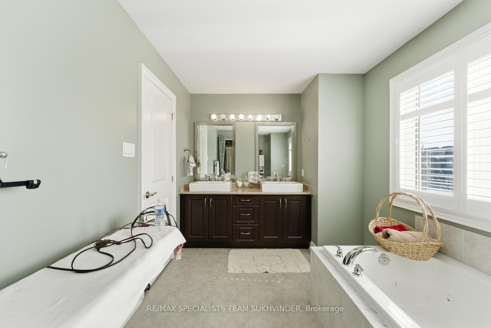 Detached House for sale at 106 Falkner Road, New Tecumseth, Ontario, L9R 0C1 - Alliston - MLS: N12881532