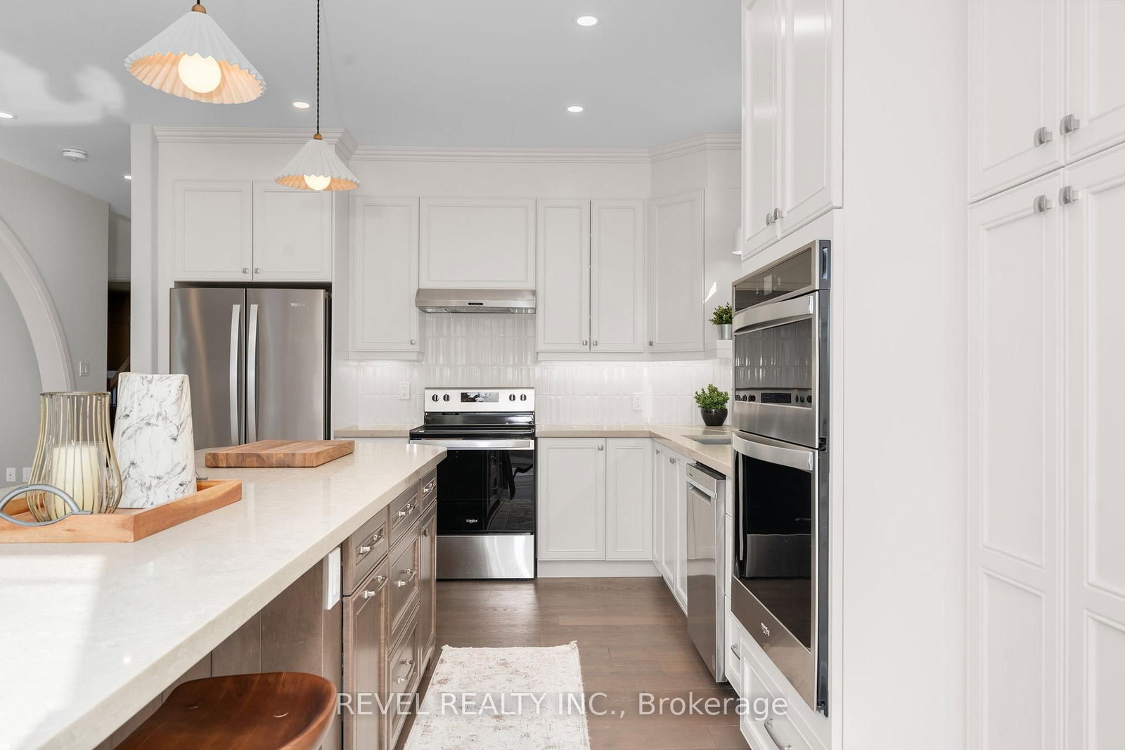 Detached House for sale at 51 Wood Crescent, Essa, Ontario, L3W 0M5 - Angus - MLS: N12881580